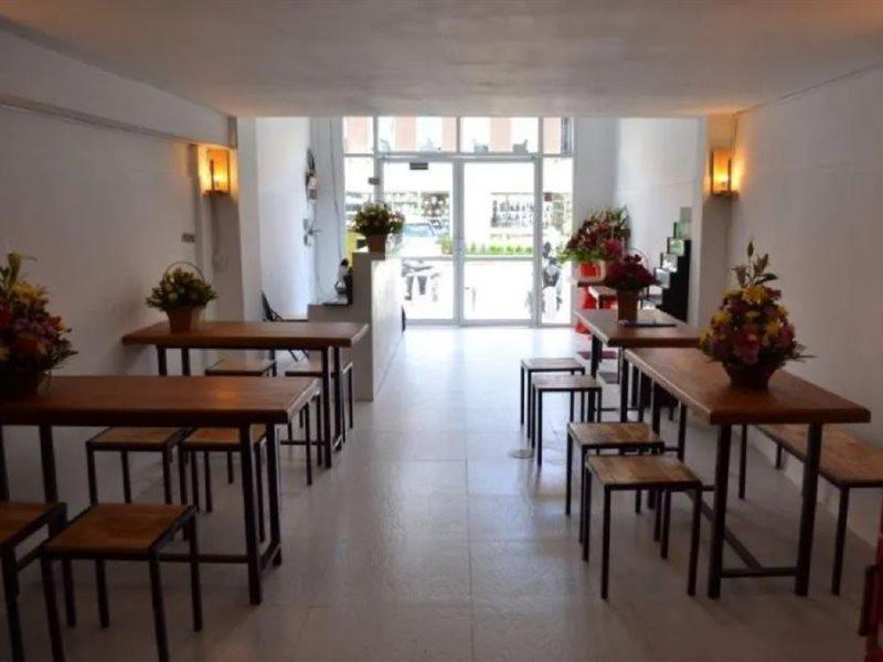 One Stop Hostel Phnom Penh Ngoại thất bức ảnh